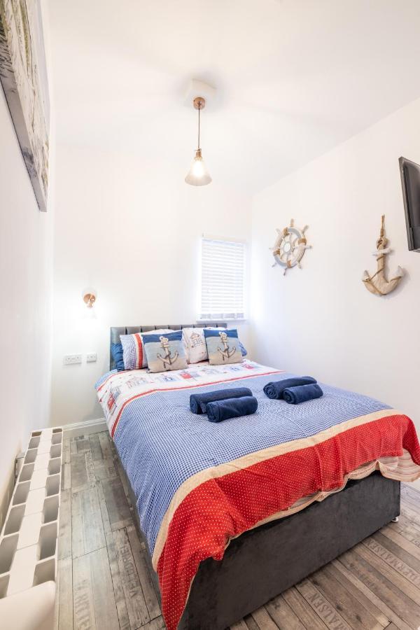 Den Of Joy Humberston Fitties Sleeps 6,Hot Tub,Log Burner Βίλα Κλίθορπς Εξωτερικό φωτογραφία