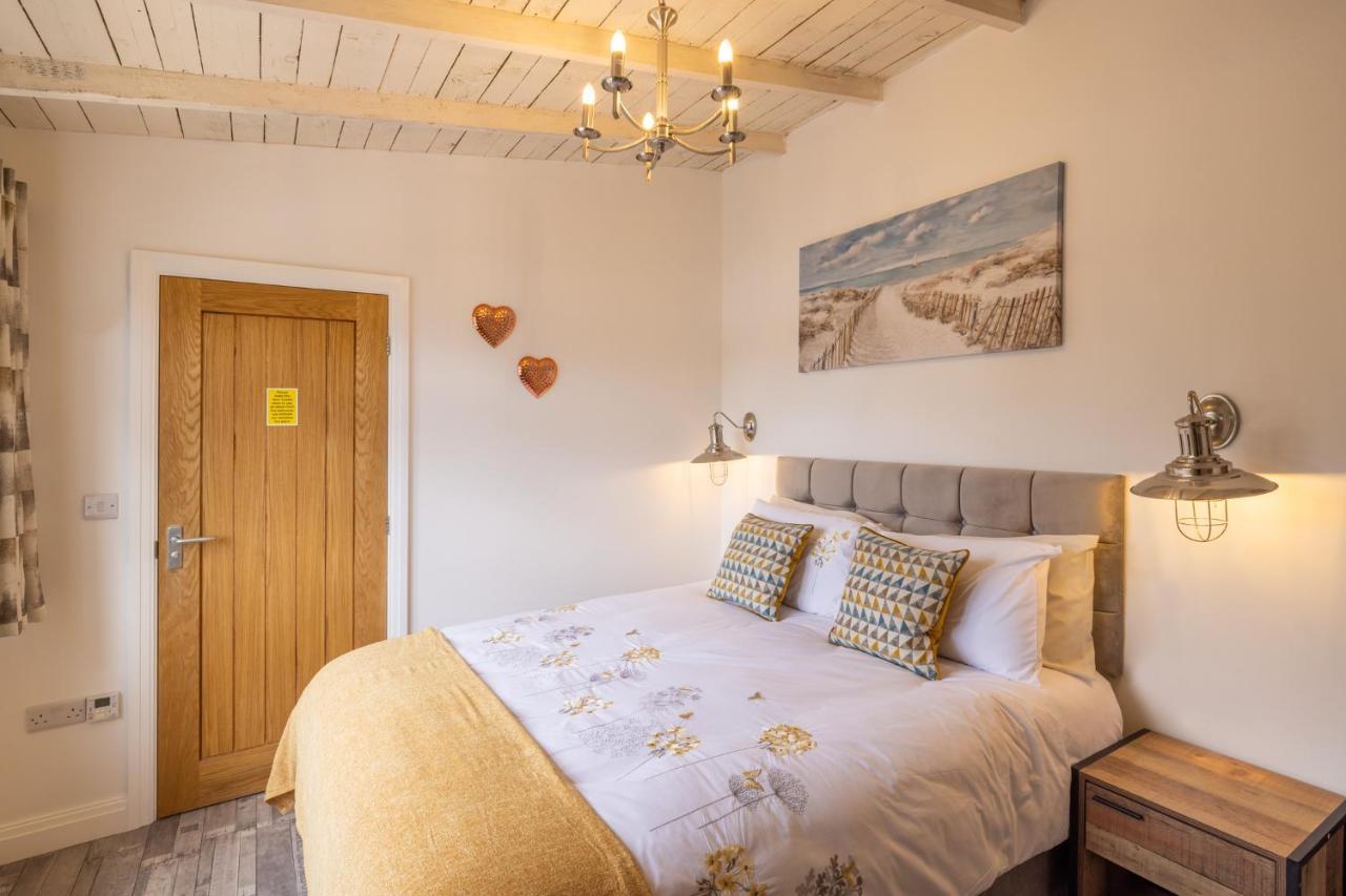 Den Of Joy Humberston Fitties Sleeps 6,Hot Tub,Log Burner Βίλα Κλίθορπς Εξωτερικό φωτογραφία